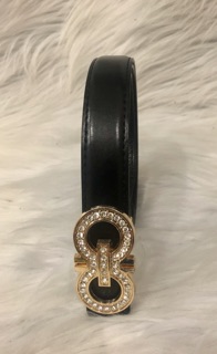 Nịt nữ bản 2,5cm. Mặt logo đính đá chìm