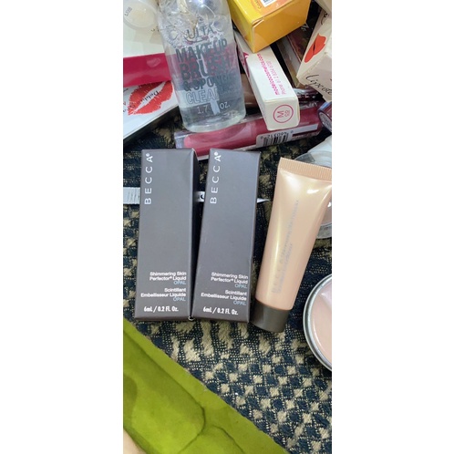 Kem lót Becca size du lịch