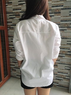 Áo oversize trắng 2 cổ (mới)