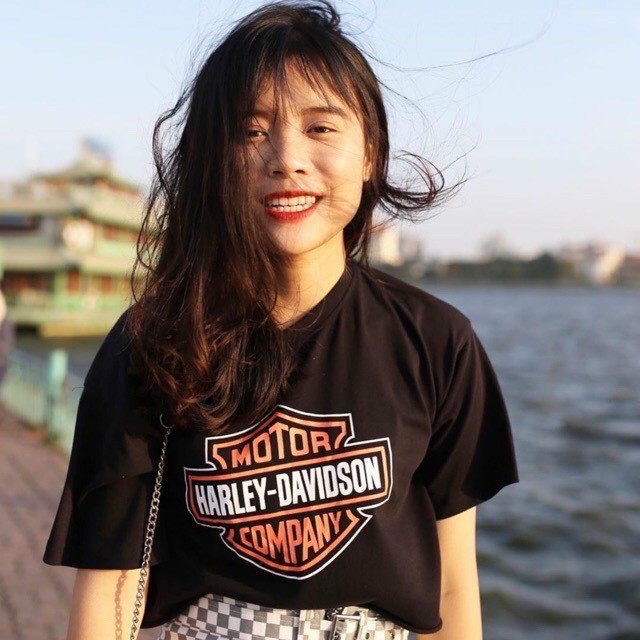 Áo thun croptop màu đen tay ngắn cổ tròn xinh họa tiết trước NU27