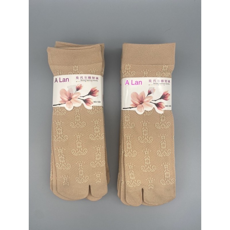 Combo 5 hoặc 10 đôi vớ nữ , bông nổi dày ,chất  liệu thun Cotton ,siêu co giãn  , thấm hút  mồ  hôi  tốt