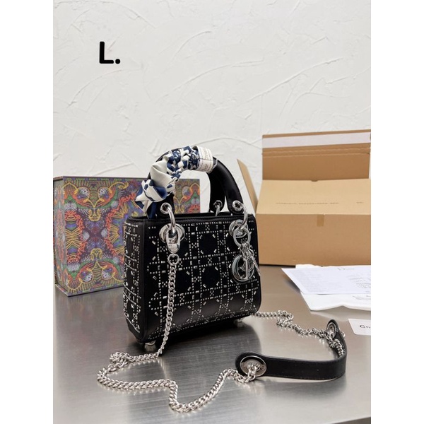 Túi xách nữ LADY satin sz17cm khóa bạc sáng bóng fullbox nam châm