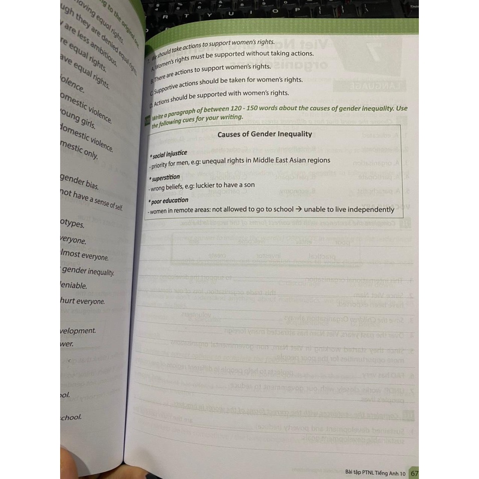 Sách - Bài tập phát triển năng lực tiếng anh 10 theo chương trình giáo dục phổ thông 2018