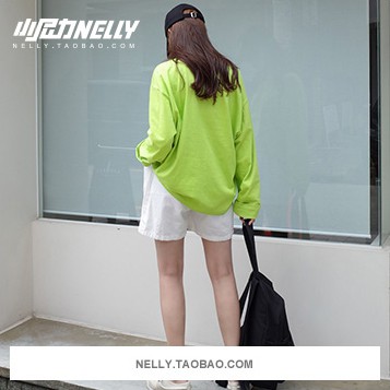 Áo phông Nelly Heybig dài tay trơn màu xanh neon