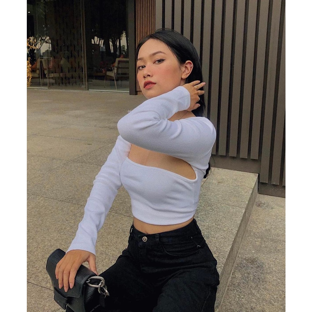 ÁO CROPTOP CỔ VUÔNG KHOÉT