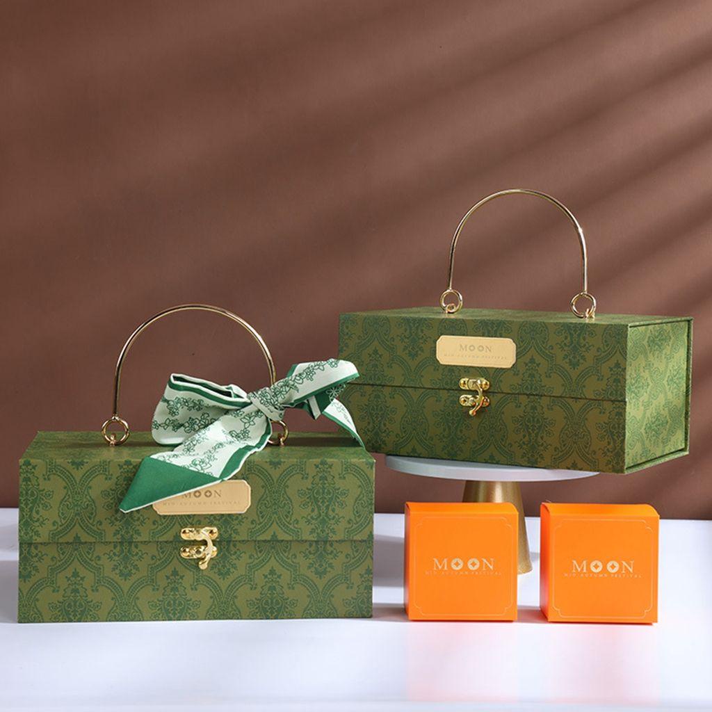 Hộp Đựng Bánh Trung Thu Thủ Công Kèm Khăn Choàng Sáng Tạo