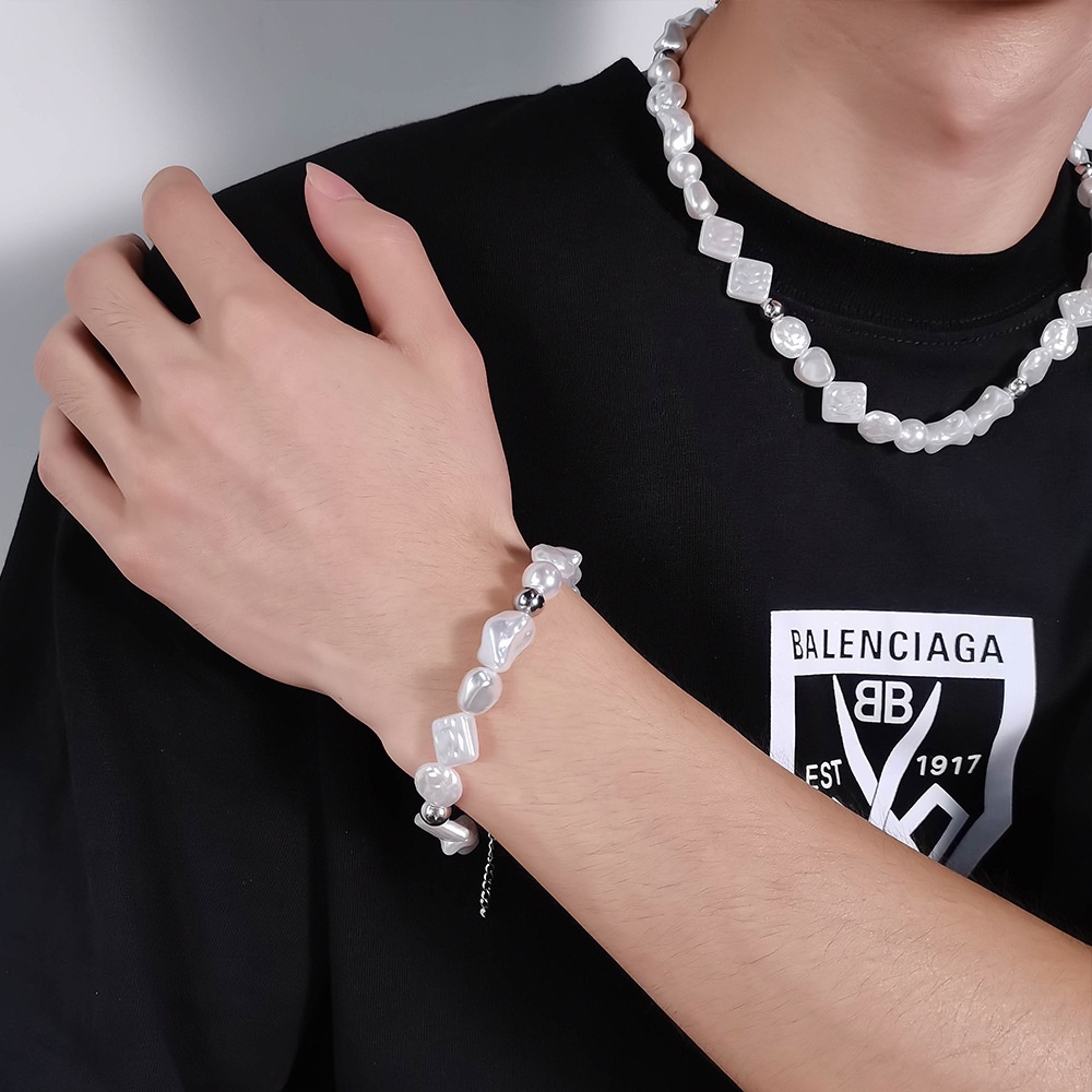 Vòng tay hiphop đá nhân tạo mix bi trằng hình đá trendy mama king