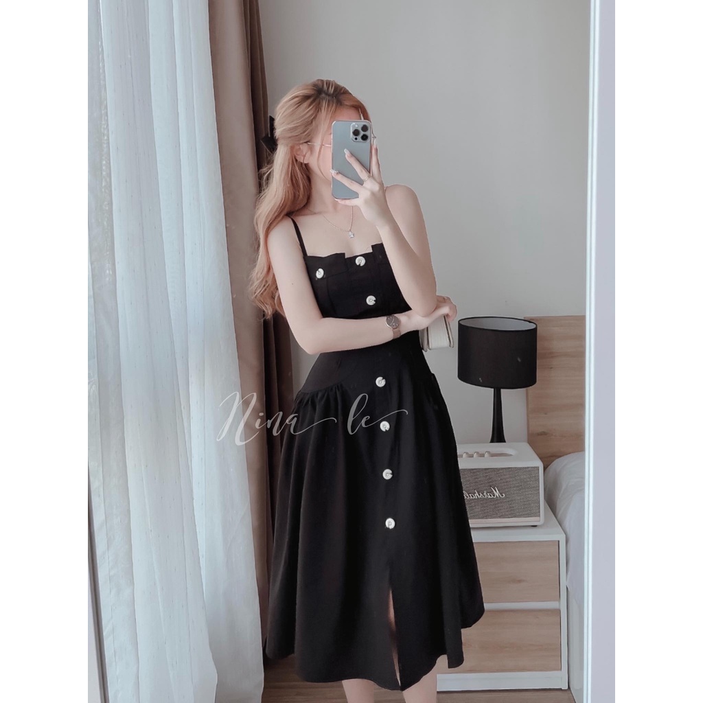 Đầm váy hai dây dáng xòe xếp ly sang chảnh, màu sắc giúp nàng nổi bật dự tiệc, đi chơi