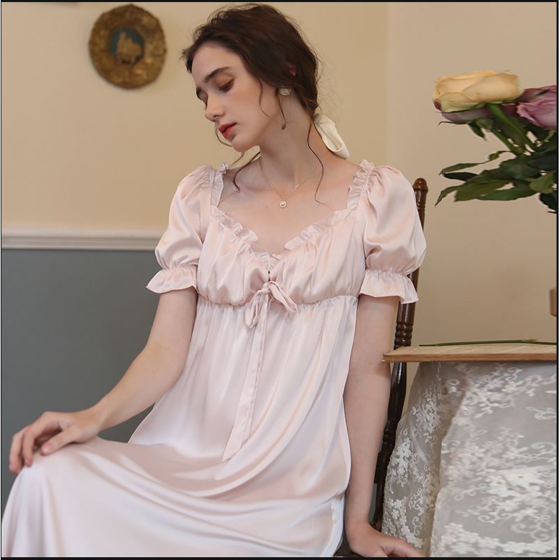 Đầm ngủ lụa thiết kế cao cấp tay ngắn viền bèo | BigBuy360 - bigbuy360.vn