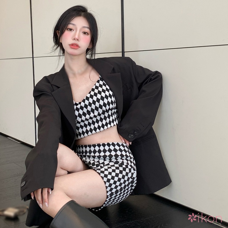 Set Áo Hai Dây Họa Tiết Sọc Caro Và Chân Váy Mini Lưng Cao Xẻ Tà Phong Cách Quyến Rũ