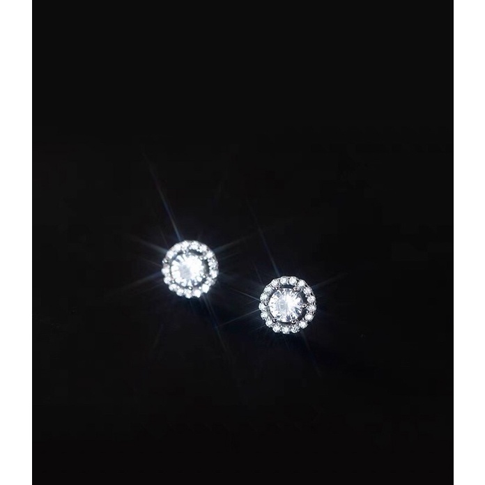 Khuyên tai tròn viền đính đá nhân tạo cao cấp