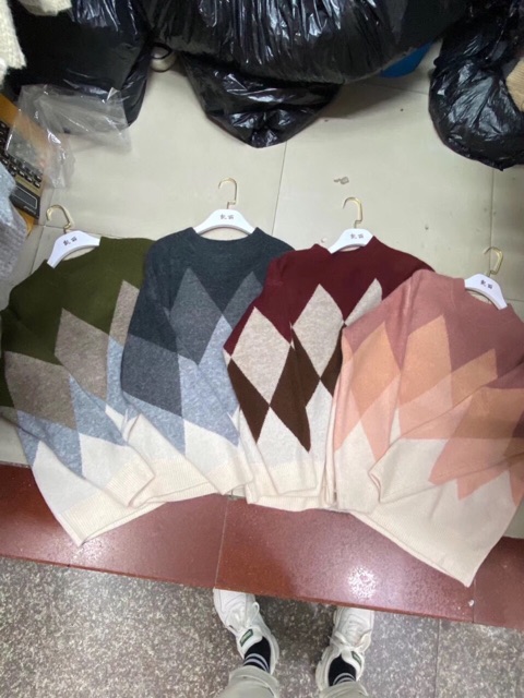 Áo len hoạ tiết trám