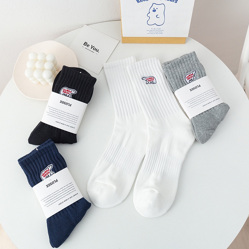 Vớ thể thao WAFNHA D472 thêu họa tiết gấu Bắc cực đáng yêu