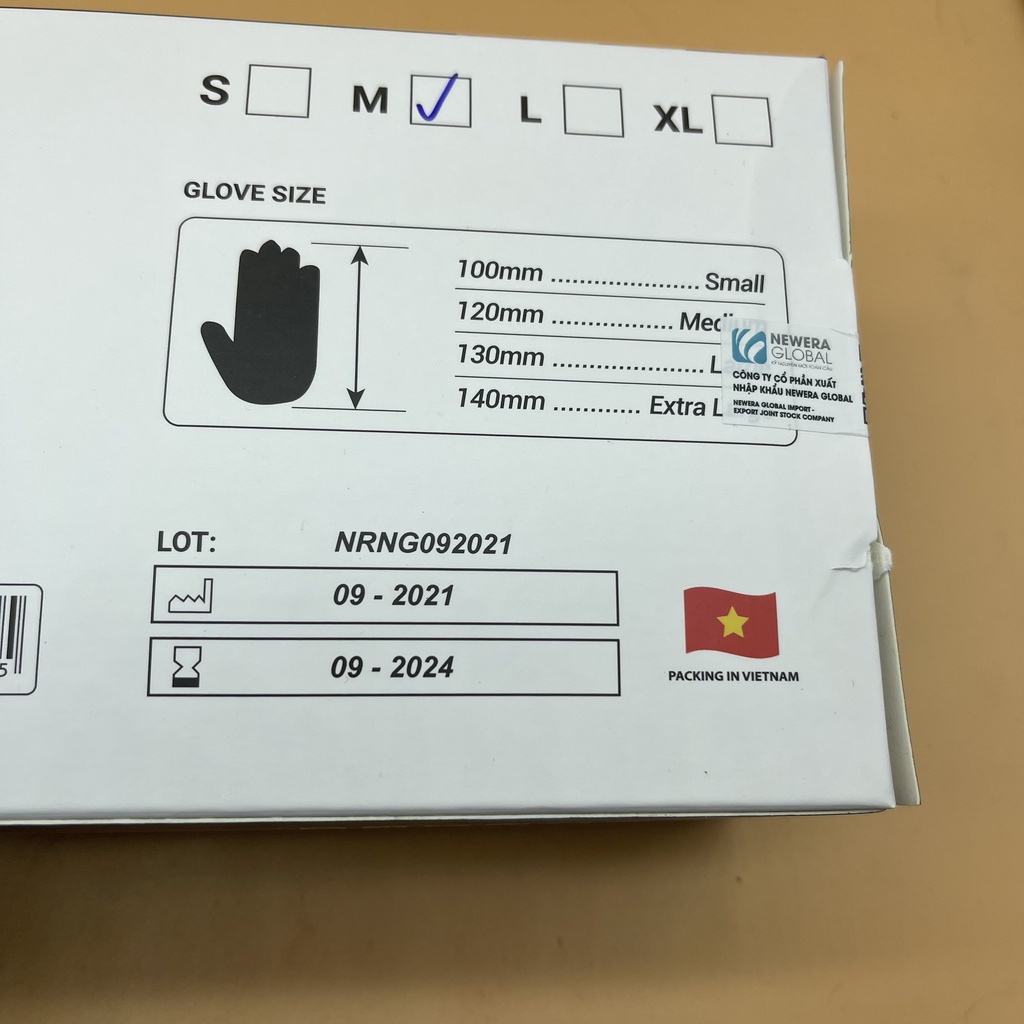 Hộp 100 chiếc Găng tay cao su đen không bột siêu dẻo dai dùng trong spa và y tế