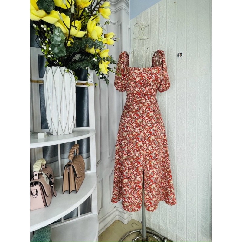 Váy hoa trễ vai xẻ tà đính nút bọc vải sang chảnh dự tiệc | BigBuy360 - bigbuy360.vn