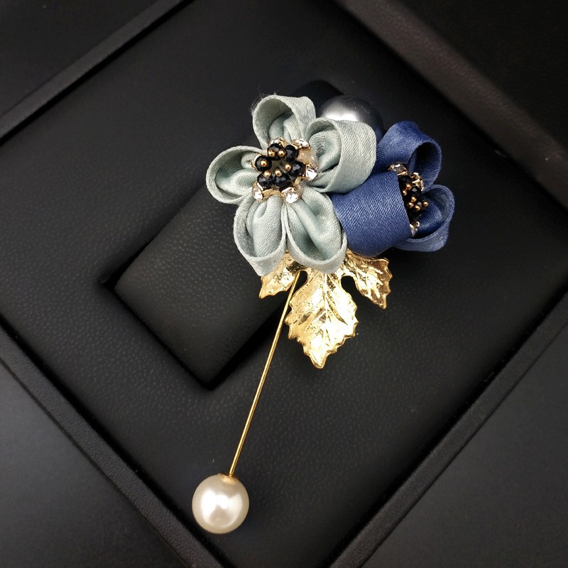 Trâm cài áo thời trang hoa vải dễ thương phối lá vàng GC282