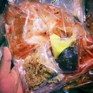 Bánh tráng sốt bơ me