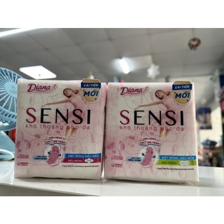 Diana Sensi có cánh và ko cánh 8 miếng