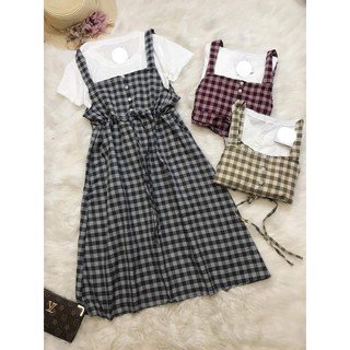 Váy yếm kẻ caro, áo phông phối váy yếm dài