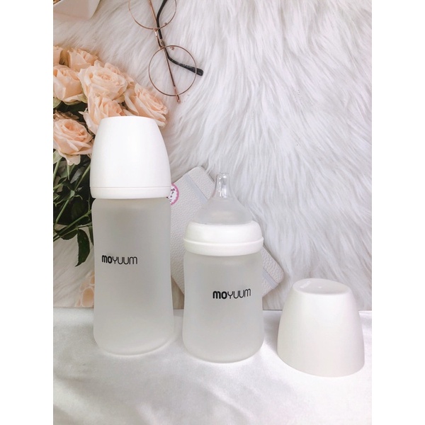 Bình sữa moyuum thuỷ tinh tráng Silicone siêu nhẹ siêu bền 150/240ml