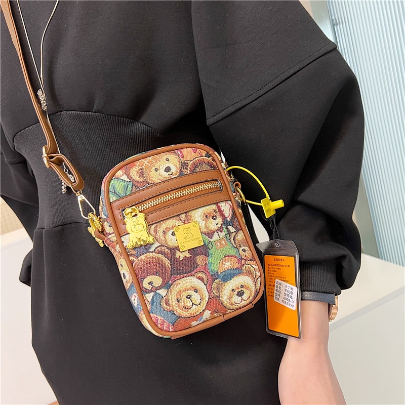 Túi Đeo Chéo Đựng Điện Thoại / Chìa Khóa / Tiền Xu Đa Năng Hình Gấu Hoạt Hình Dễ Phối Đồ Chất Lượng Cao