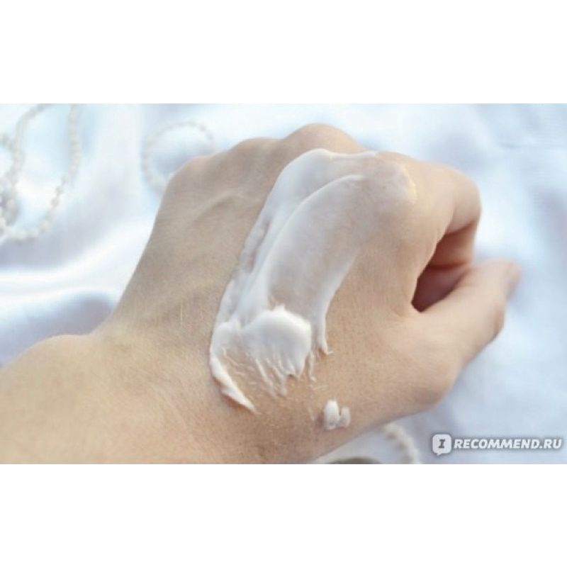 Kem dưỡng da tay Aura  Nga