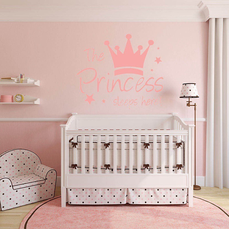 Miếng dán tường hình chữ và hình vương miện ấn tượng chất lượng cao