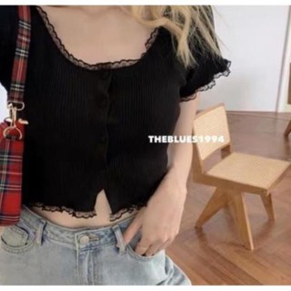 [vz23]  Áo kiểu croptop nút phối ren