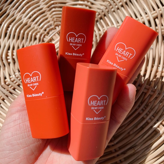 Má hồng thỏi trái tim Kiss beauty Heart on my Cheek | BigBuy360 - bigbuy360.vn