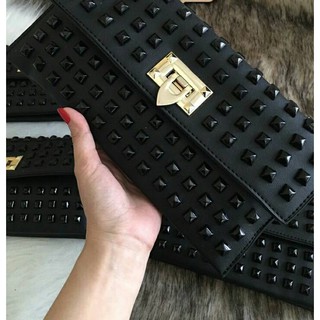 Clutch đinh đi tiệc siêu sang