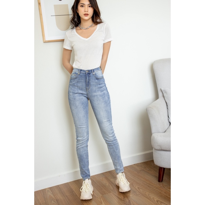 Quần skinny Masara dáng ôm, màu xanh nhạt wash tie dye