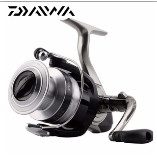 Máy câu daiwa strikeforce 2500-b và daiwa strikeforce 4000-b
