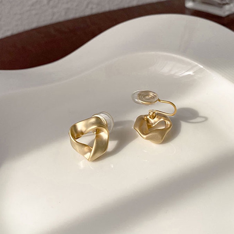 Khuyên Tai Kẹp Chống Muỗi Bằng Đồng Gọn Nhẹ Màu Sắc Nhẹ Nhàng Dành Cho Nữ