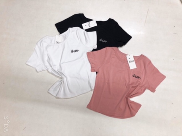 áo thun nữ croptop,áo croptop dài tay nữ cổ vuông nhiều màu trẻ trung 2 màu | BigBuy360 - bigbuy360.vn