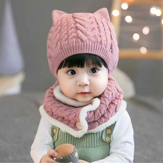 Mũ len có kèm khăn CÀI CÚC BẤM cho bé.