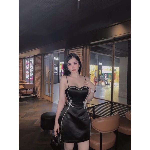 ĐẦM 2 DÂY ĐÍNH ĐÁ NƠ BÊN EO CHẠY VIỀN