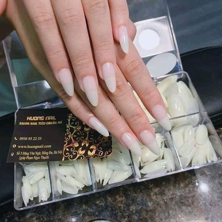 Móng úp ovan bầu ' khay 500 móng đủ size , có màu trong và đục"