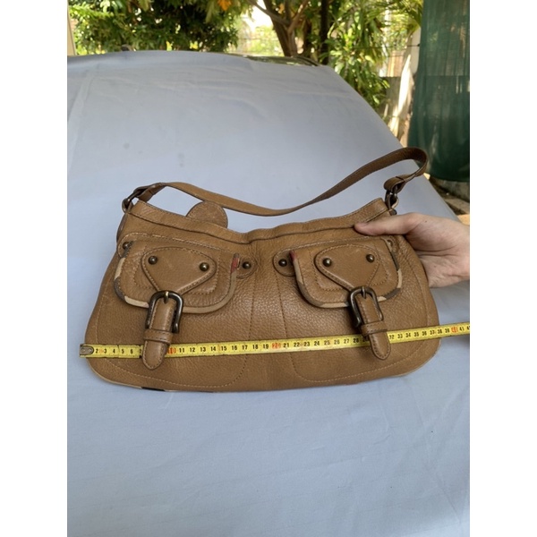 Túi chuẩn si. Túi qua sử dụng. Khách vui lòng xem hình nếu muốn biết thêm thông tin sản phẩm mời khách vô chat . Thanks.