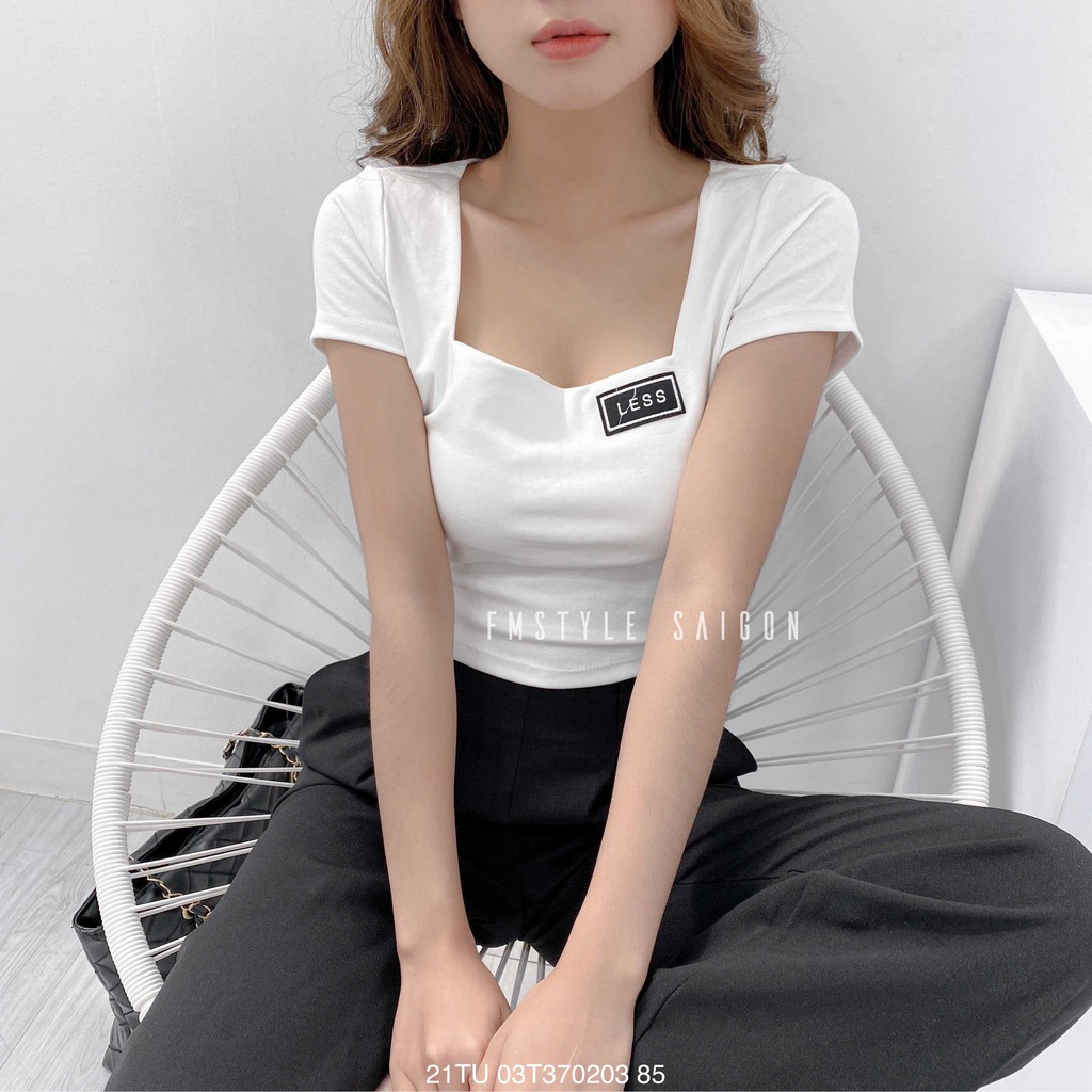 Áo thun tay ngắn cổ vuông thêu less ulzzang Fmstyle Saigon 21TU03T370203