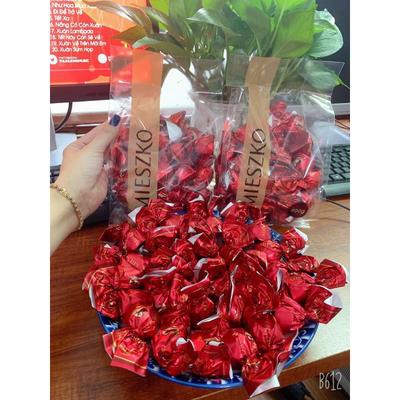 KẸO SOCOLA RƯƠU CHERRY CỦA NGA