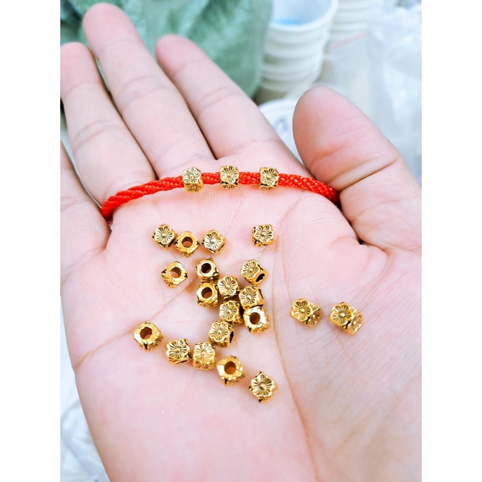 Charm màu vàng giá rẻ - hàng mới về : 50 gram = 25k / 1 gói