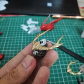 Sừng MG Barbatos bằng kim loại