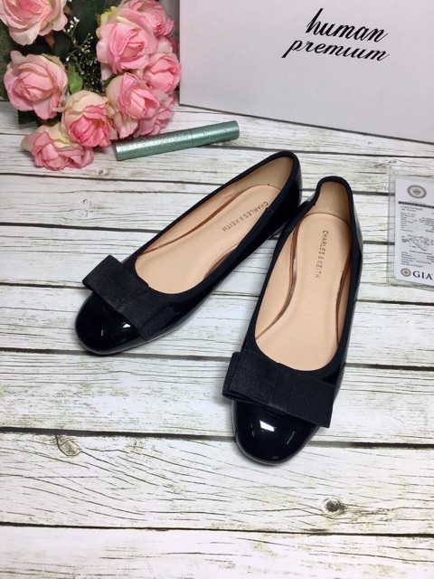 Búp bê Charles and Keith nơ đen