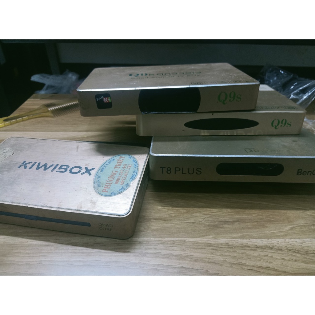 đầu  tivi box andoi box (đầu cũ chạy tốt)