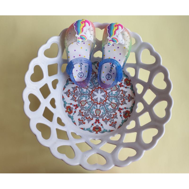 Giày xuất dư cho bé