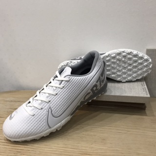 Giày bóng đá Cr7 trắng bạc TF