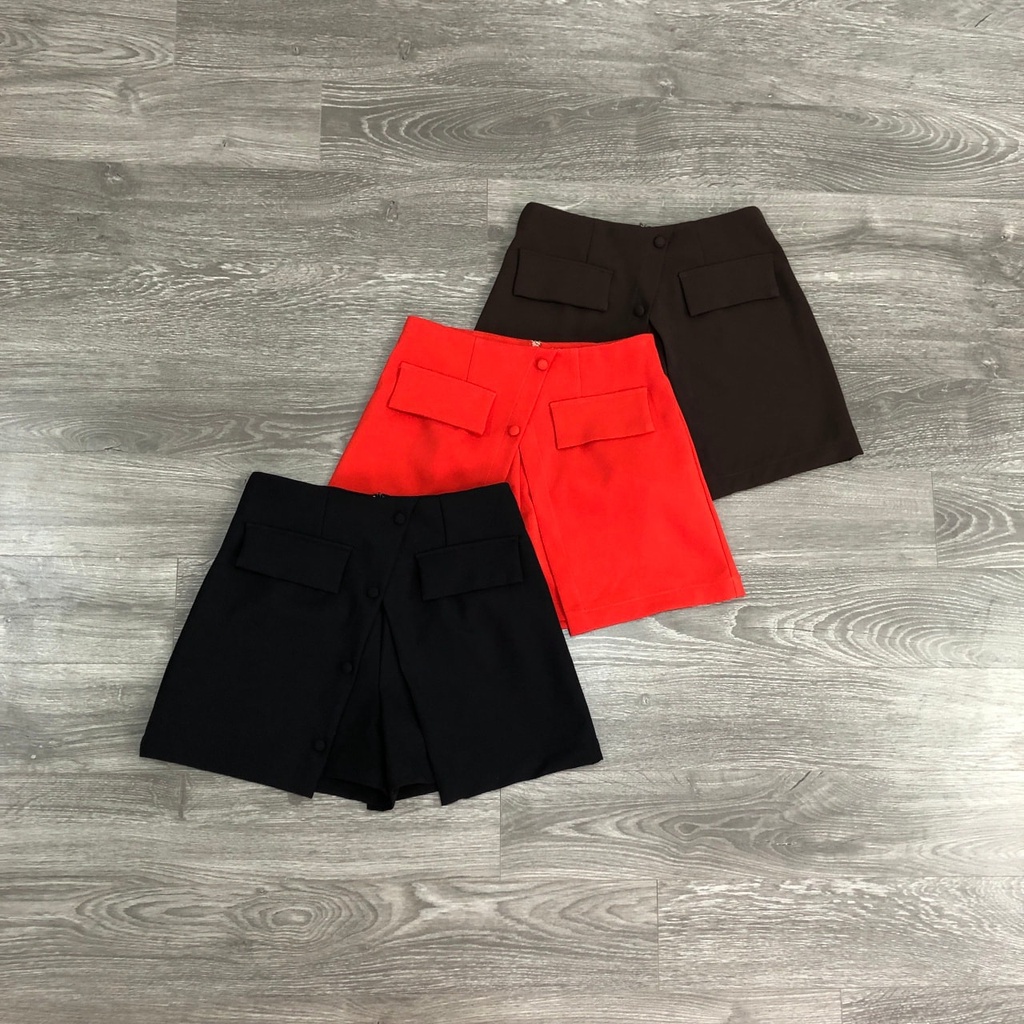 Short H0bbs Vạt đắp đính nút bọc