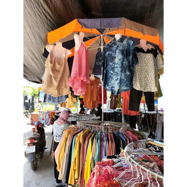 GIÁ SỐC_ Ô DÙ 12 NAN TREO QUẦN ÁO ĐỂ BÁN VĨA HÈ
