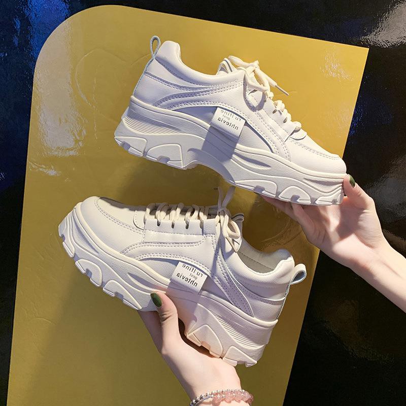GIÀY SNEAKER THỂ THAO ULZZANG ĐỘN ĐẾ BASIC HAI MÀU TRẮNG, BE