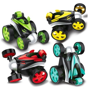 Xe điều khiển 4 chiều stunt car nhào lộn xoay 360 độ chạy pin - nhíp shop